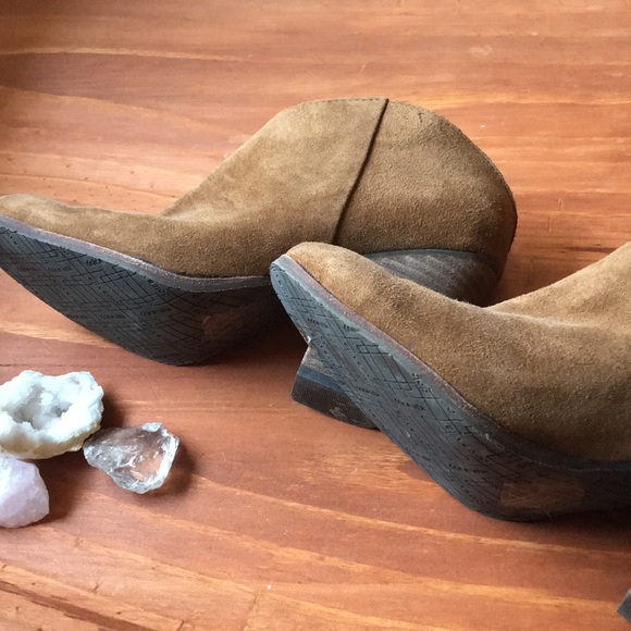 Dolce Vita Tan Mule - Picture 3 of 3